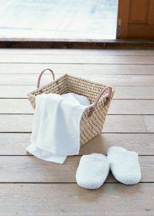 葛飾区で雨漏りトラブルは日興防水工業に相談を